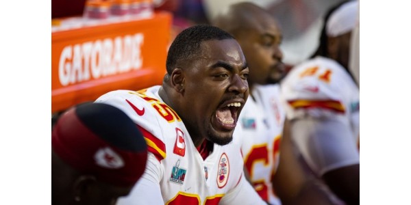 Chris Jonesin ulosmarssi ei vieläkään saa Kansas City Chiefsin suuria pidennystä